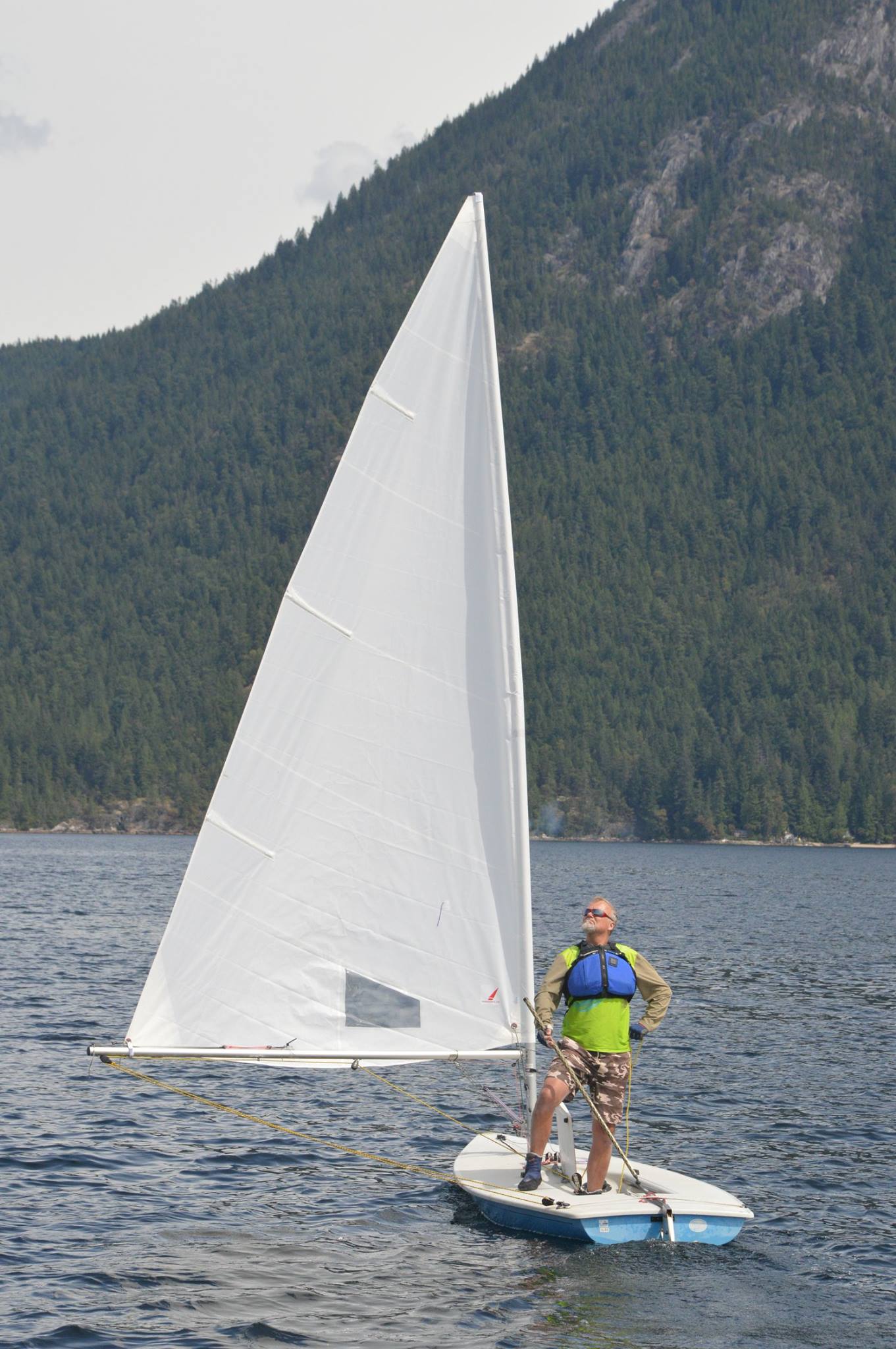 Thomas in light winds with mount richardson in the background.